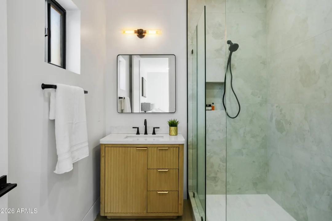 Real Estate Picture 26