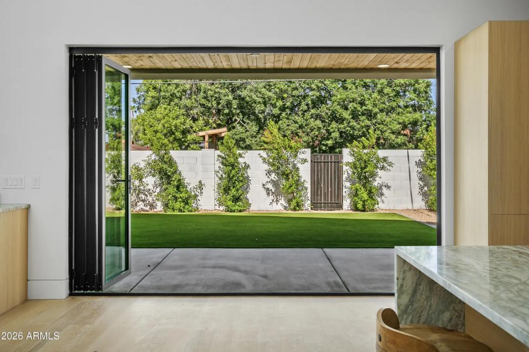 Real Estate Picture 9