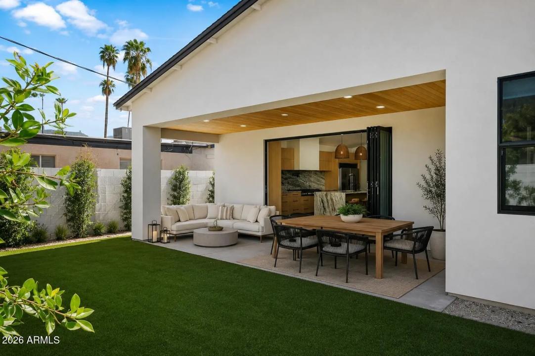 Real Estate Picture 30