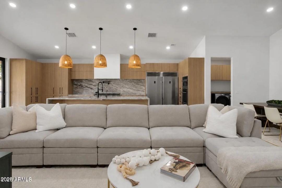 Real Estate Picture 11