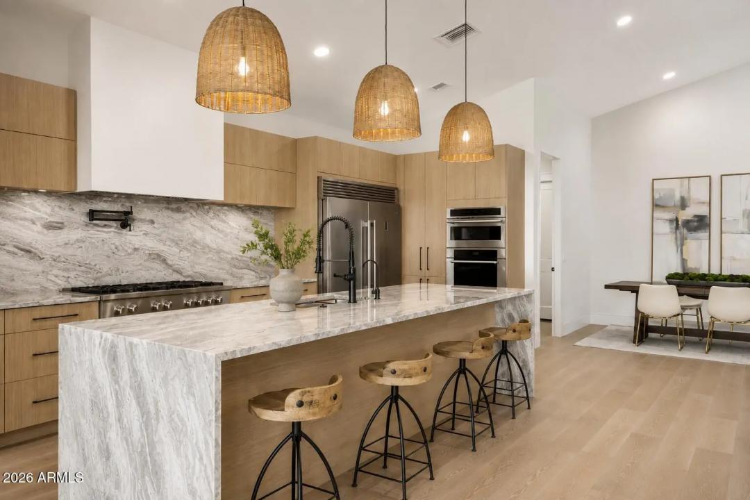 Real Estate Picture 5