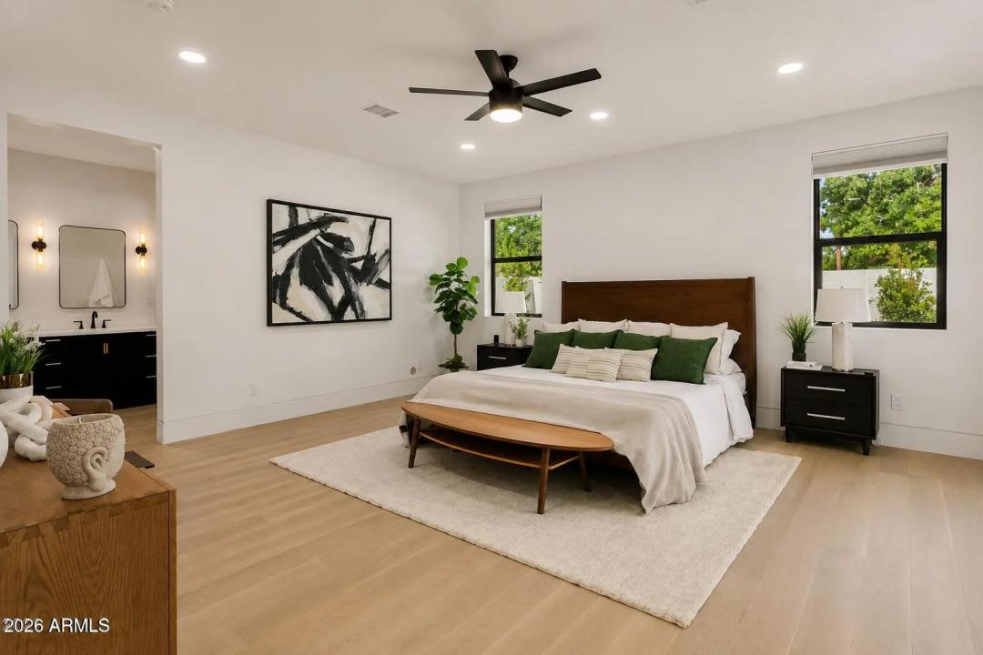 Real Estate Picture 14