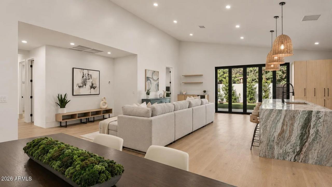 Real Estate Picture 4