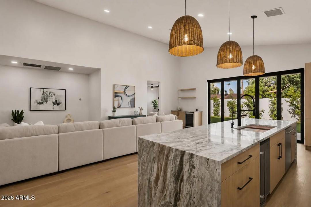 Real Estate Picture 9