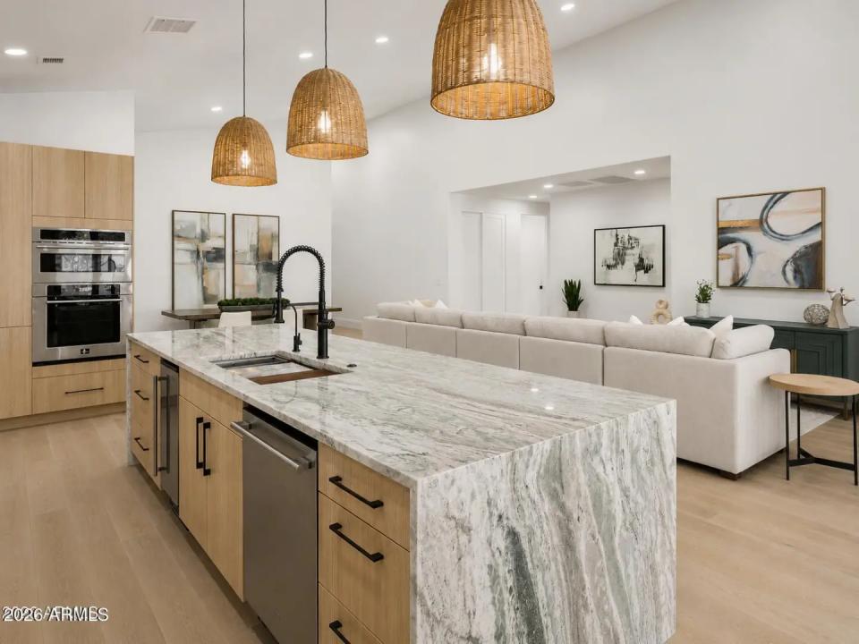 Real Estate Picture 7