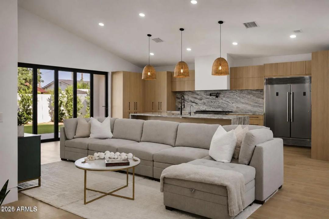 Real Estate Picture 10