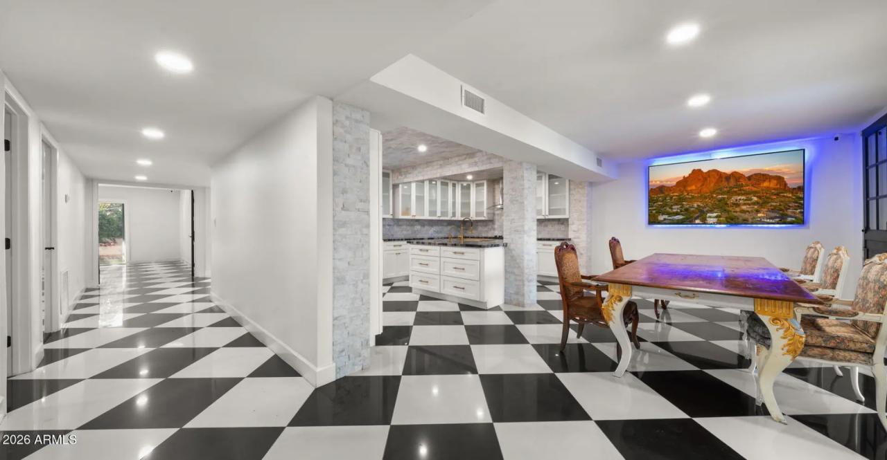 Real Estate Picture 3