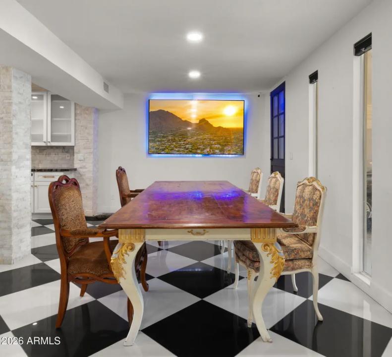 Real Estate Picture 7