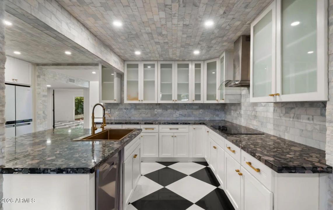 Real Estate Picture 10