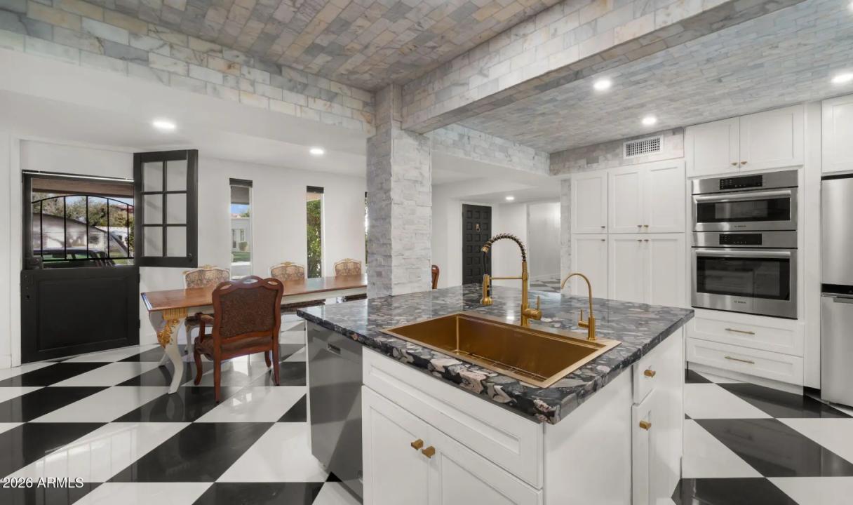 Real Estate Picture 16