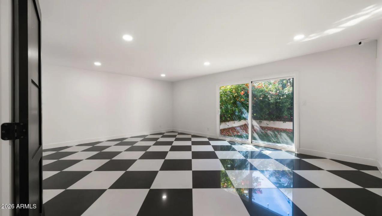 Real Estate Picture 24