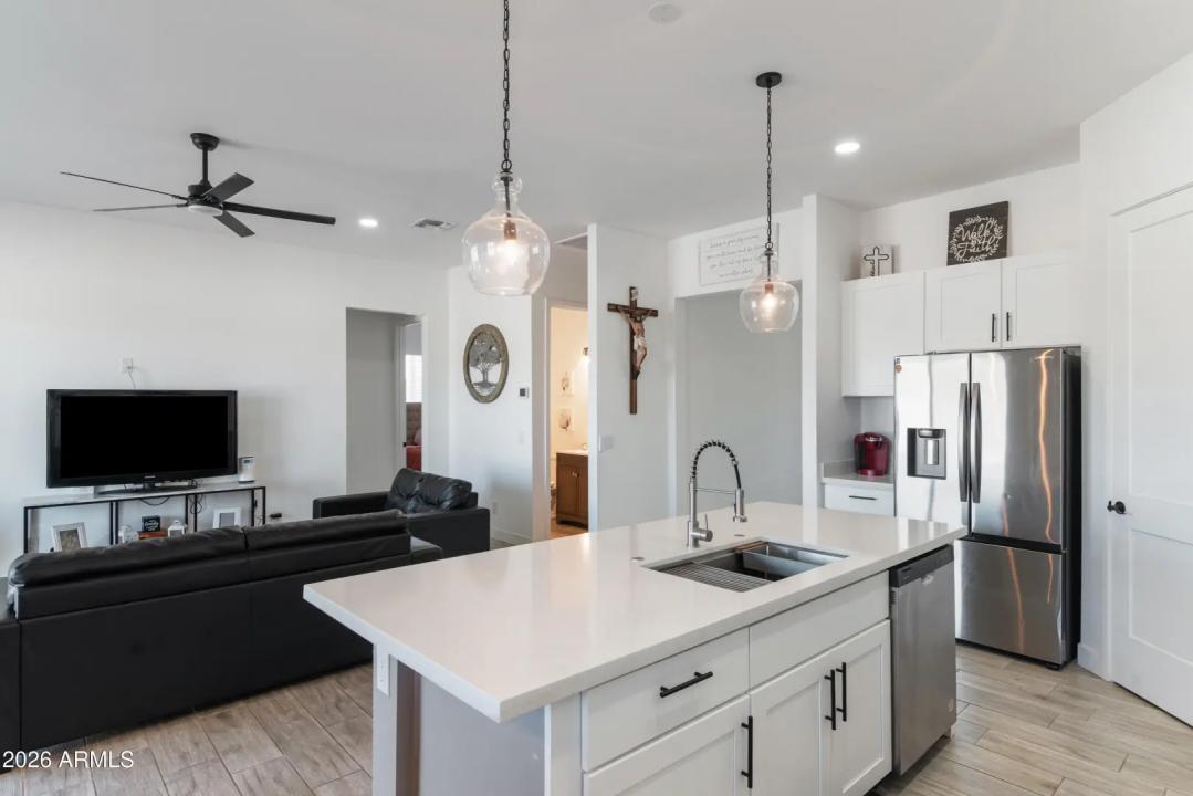 Real Estate Picture 8