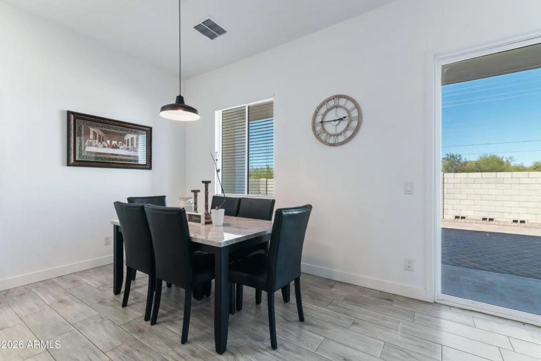 Real Estate Picture 9