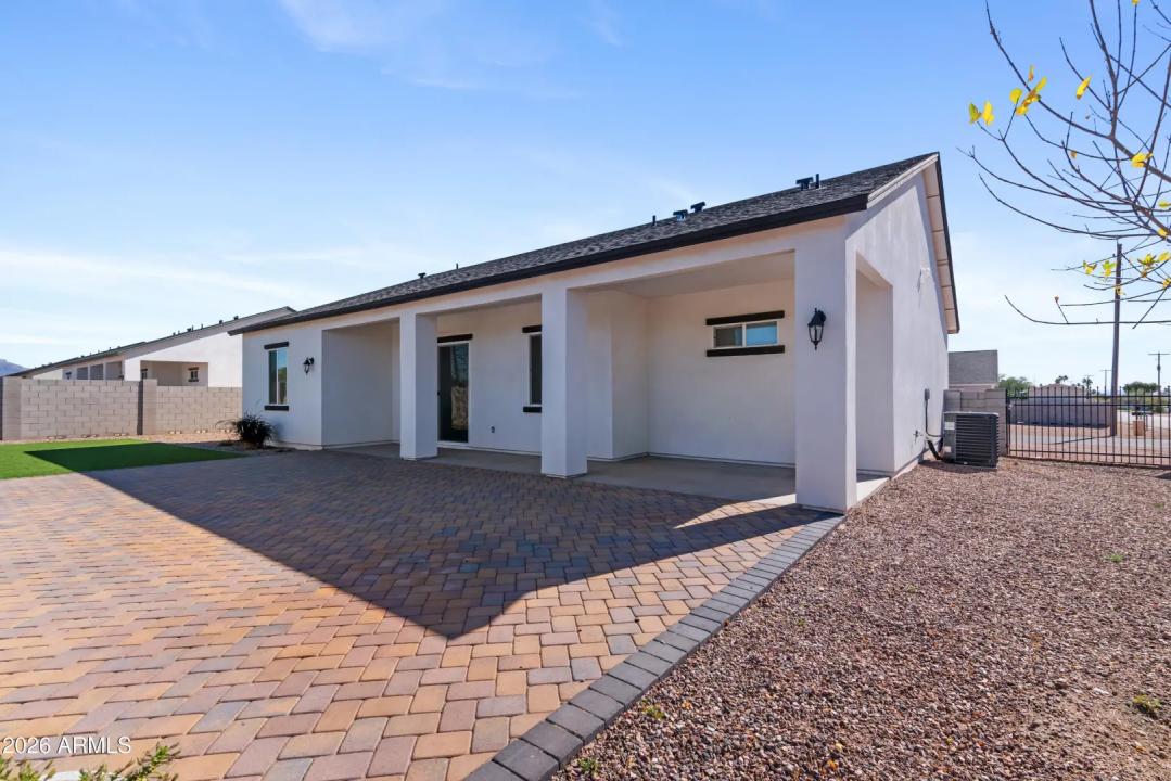 Real Estate Picture 33