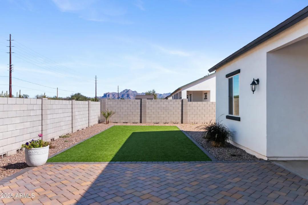 Real Estate Picture 37