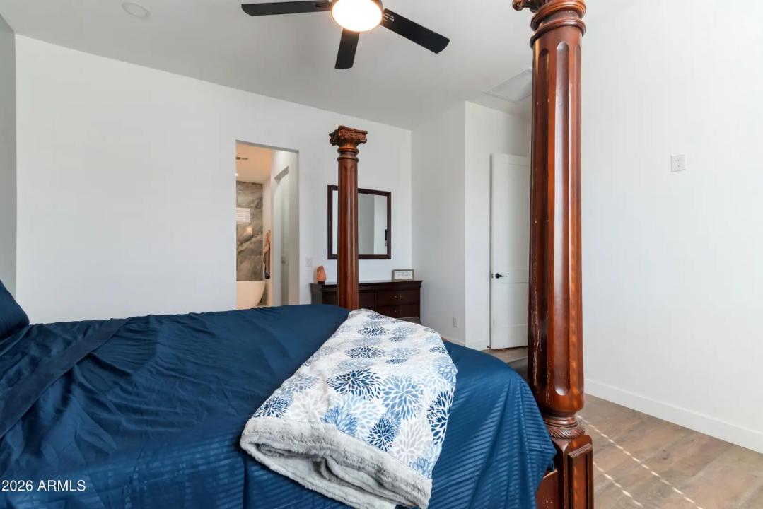 Real Estate Picture 15