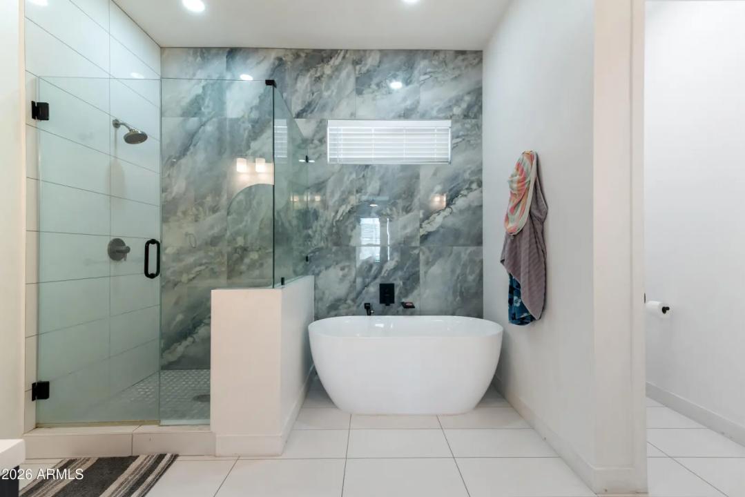 Real Estate Picture 16