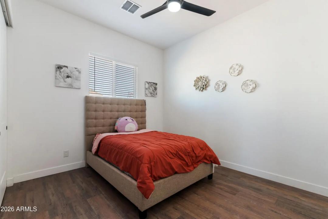 Real Estate Picture 29