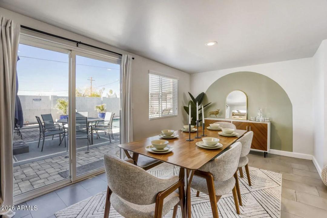 Real Estate Picture 11