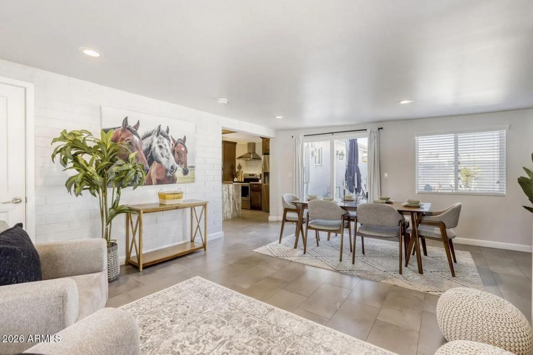 Real Estate Picture 12