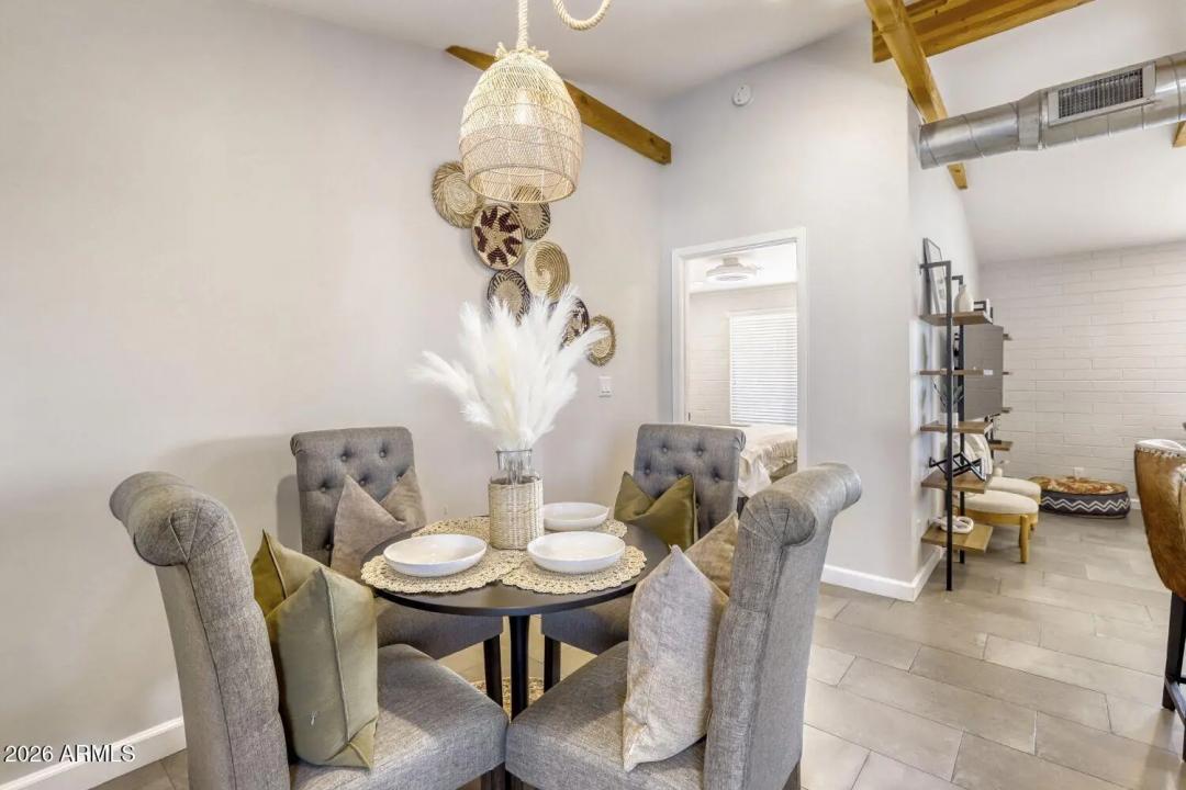 Real Estate Picture 7