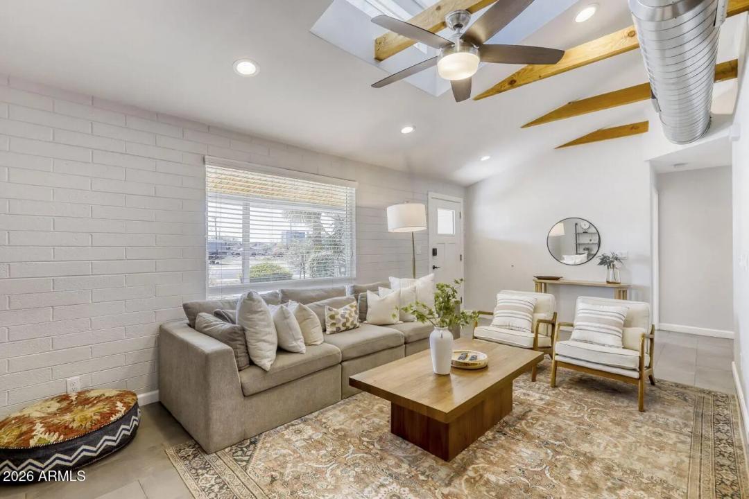 Real Estate Picture 10