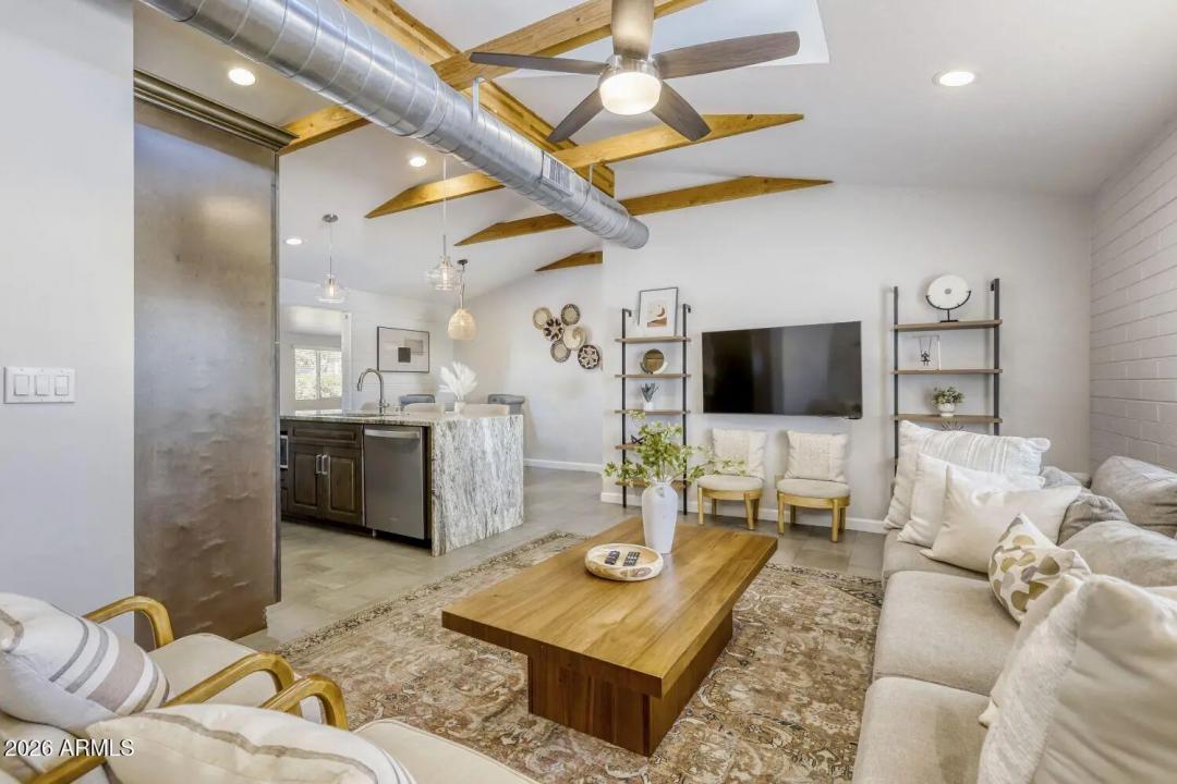 Real Estate Picture 9