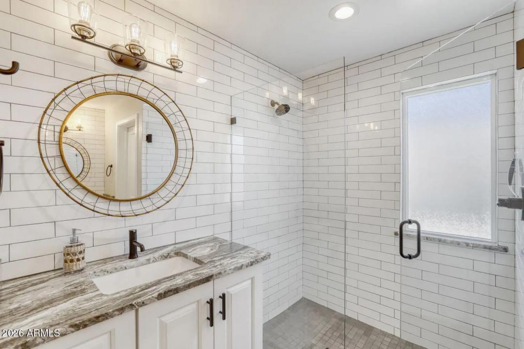 Real Estate Picture 15