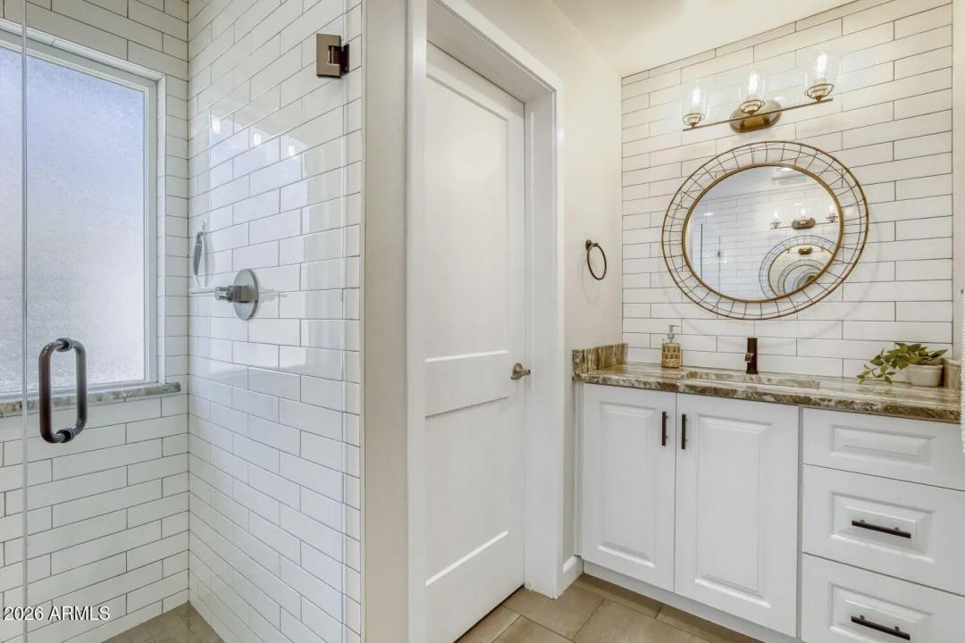 Real Estate Picture 16