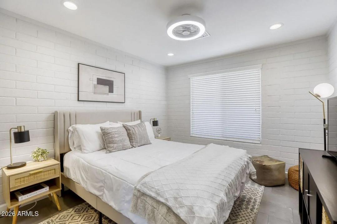 Real Estate Picture 17