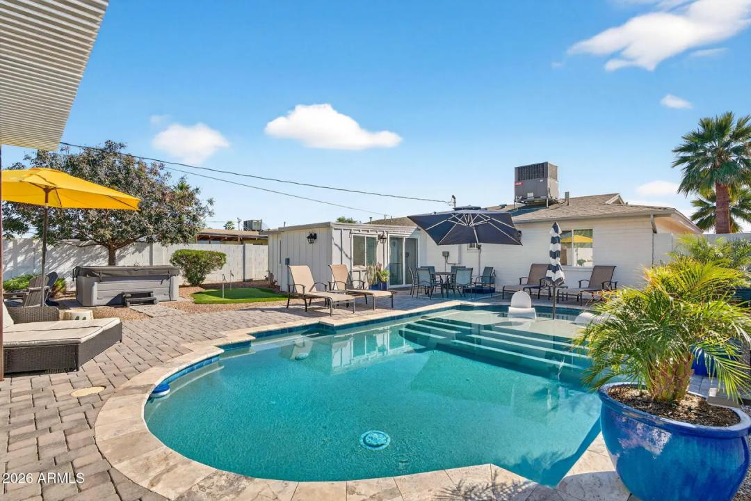 Real Estate Picture 23