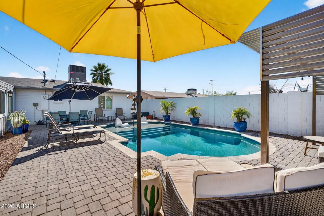 Real Estate Picture 24