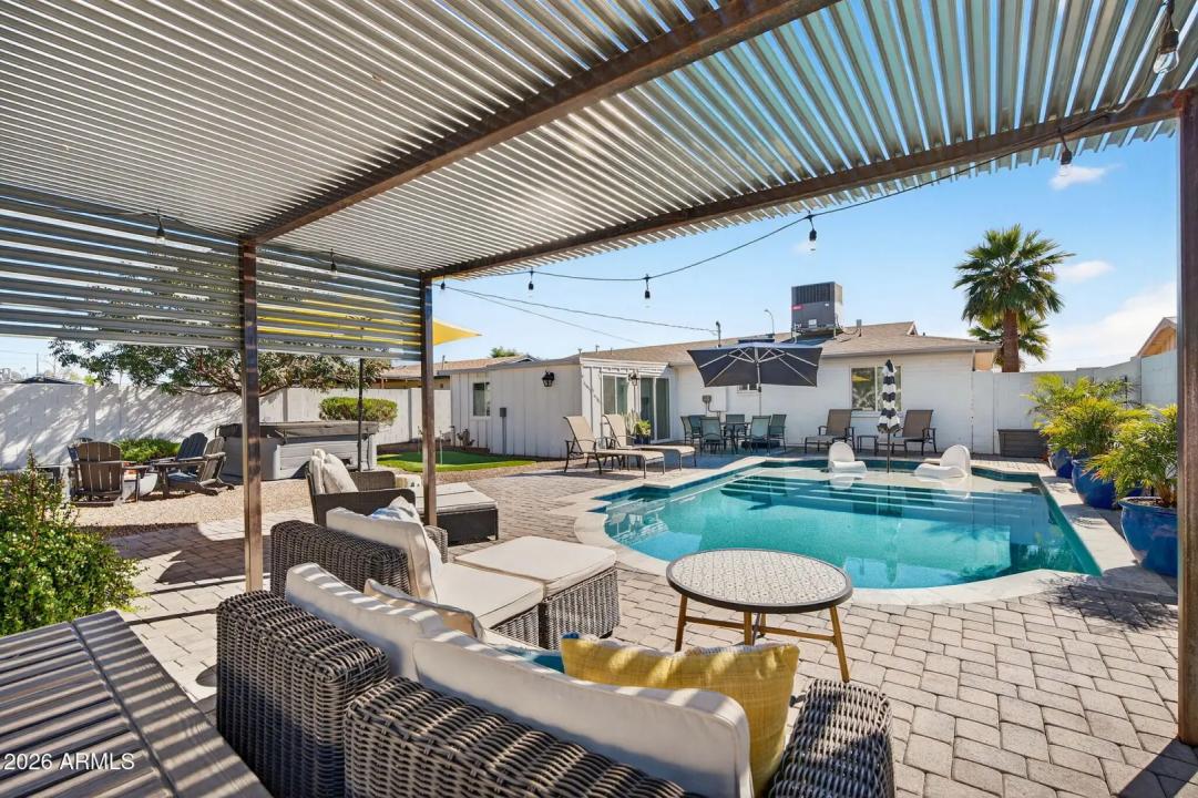 Real Estate Picture 28