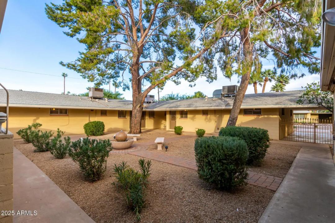 Real Estate Picture 3