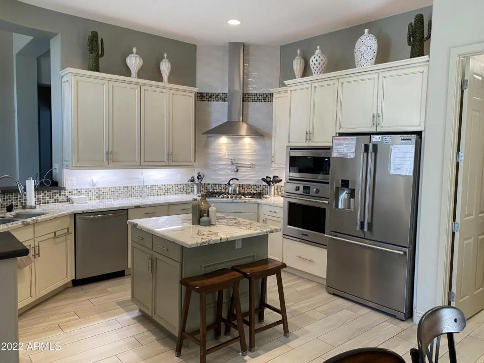 Real Estate Picture 11