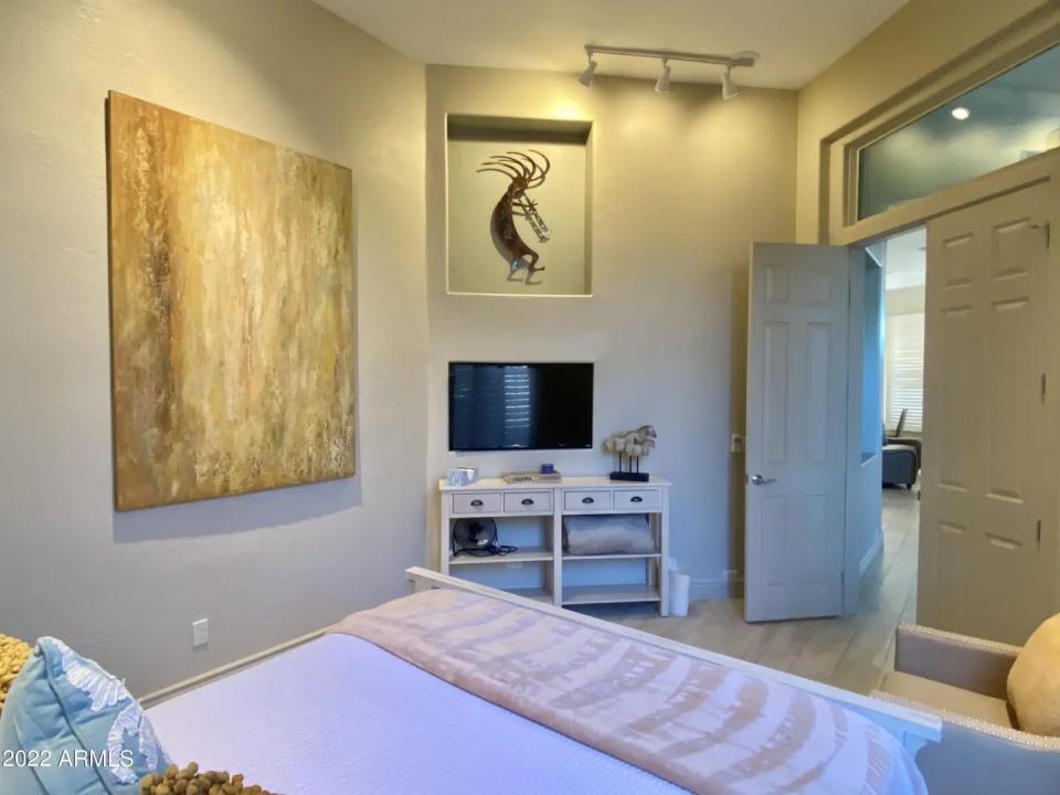 Real Estate Picture 19