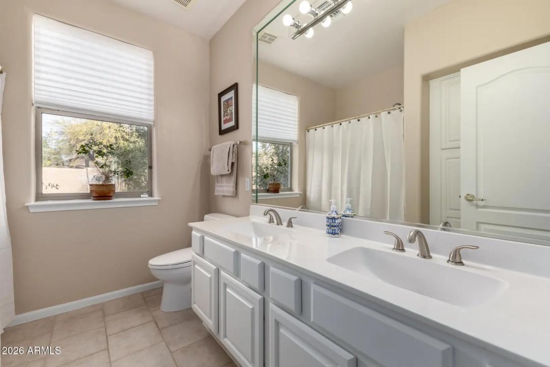 Real Estate Picture 17