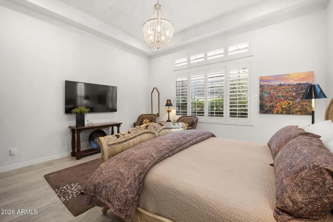 Real Estate Picture 30