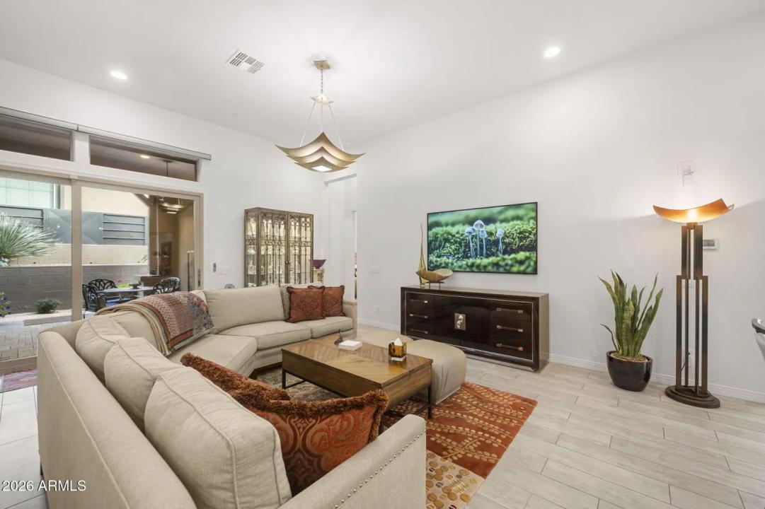 Real Estate Picture 23