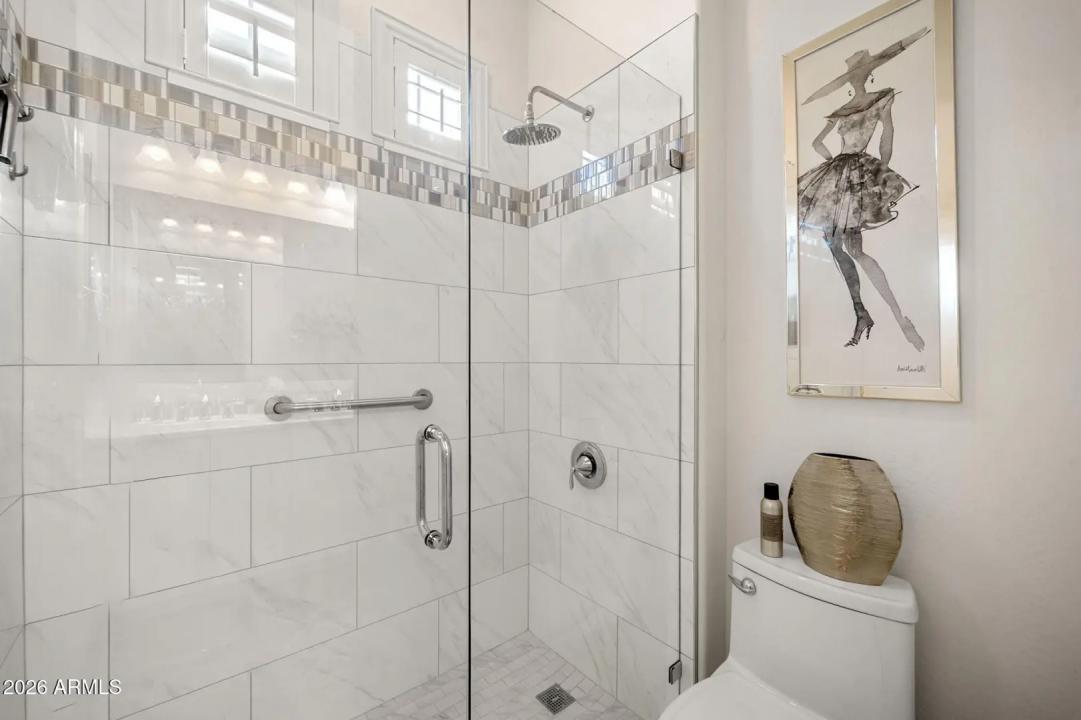 Real Estate Picture 9