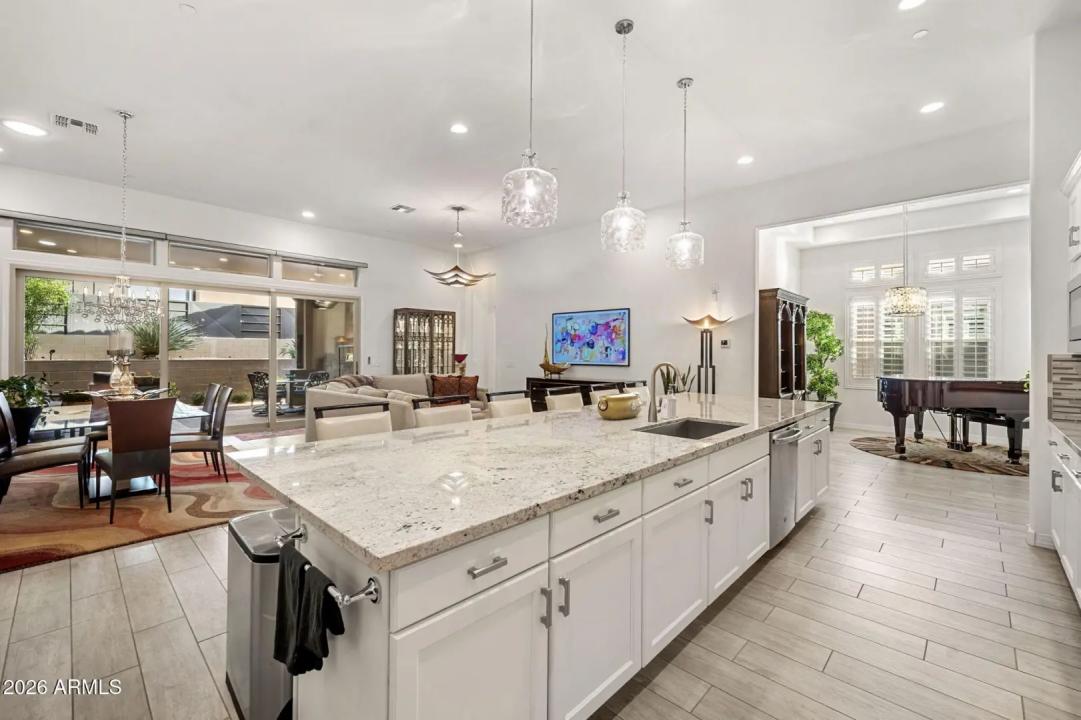 Real Estate Picture 12