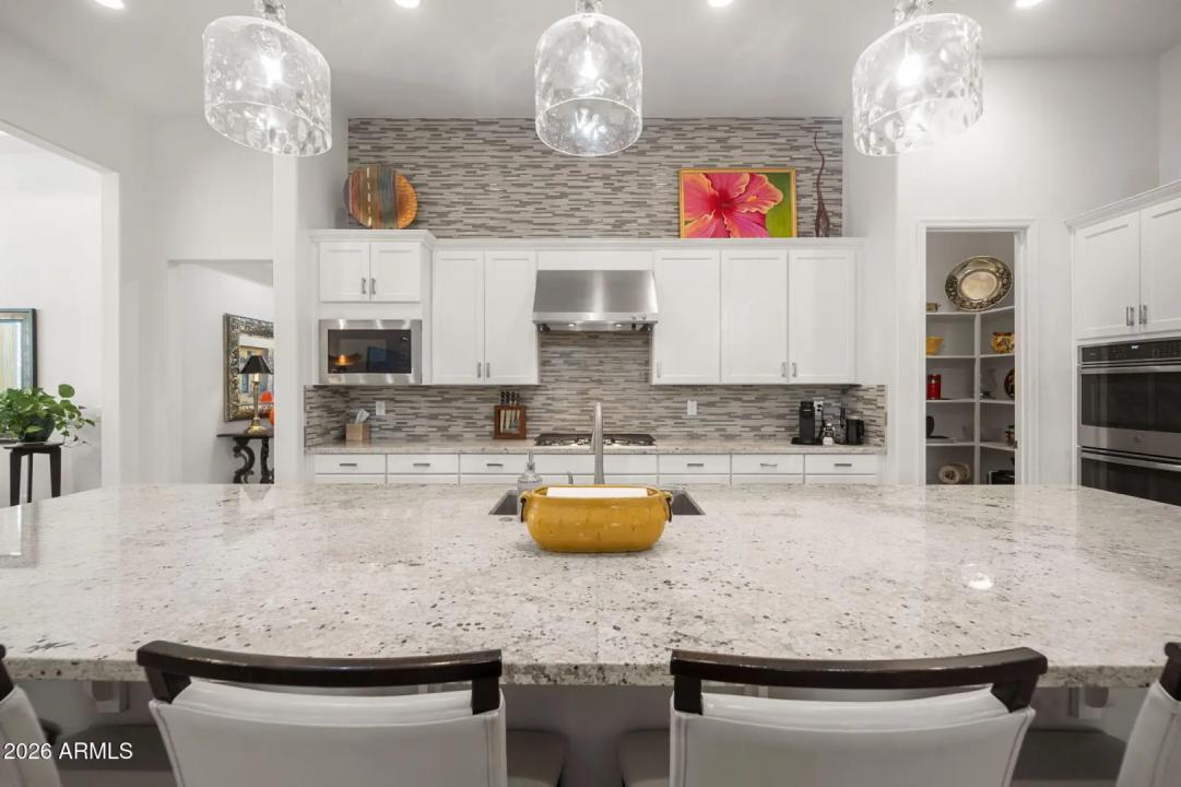 Real Estate Picture 15