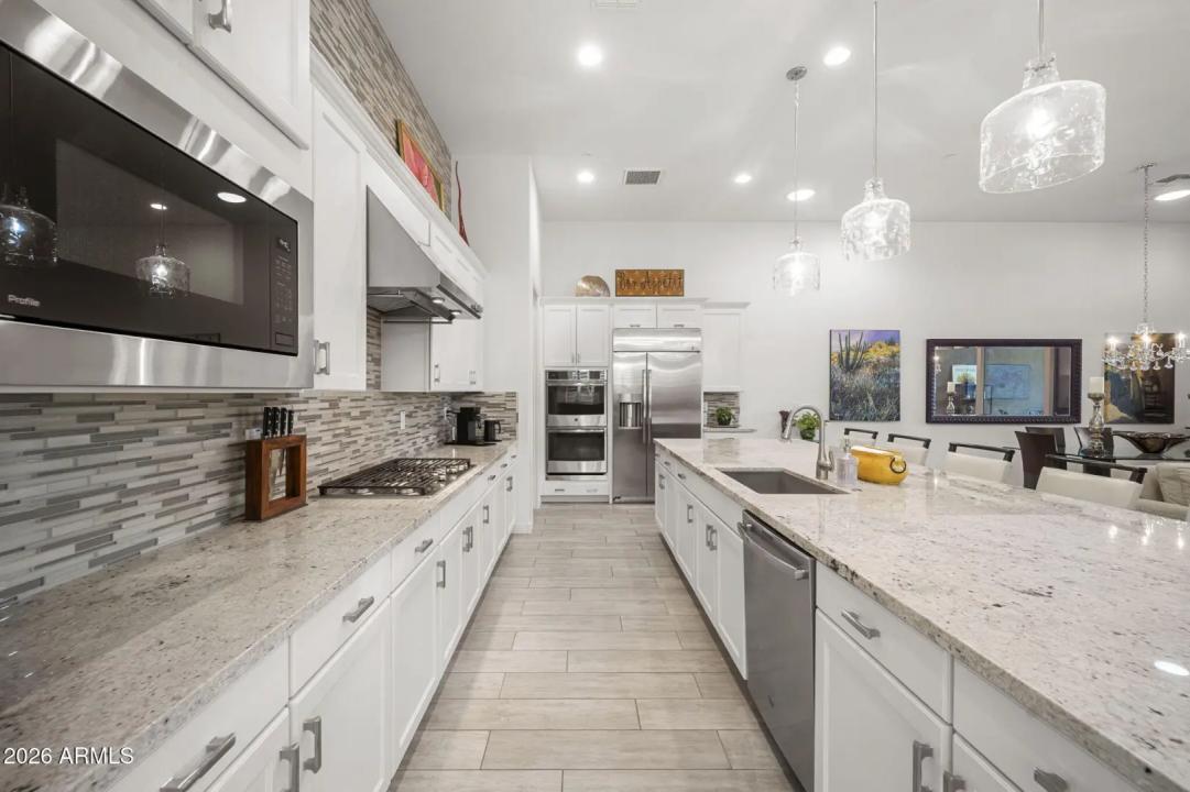 Real Estate Picture 16