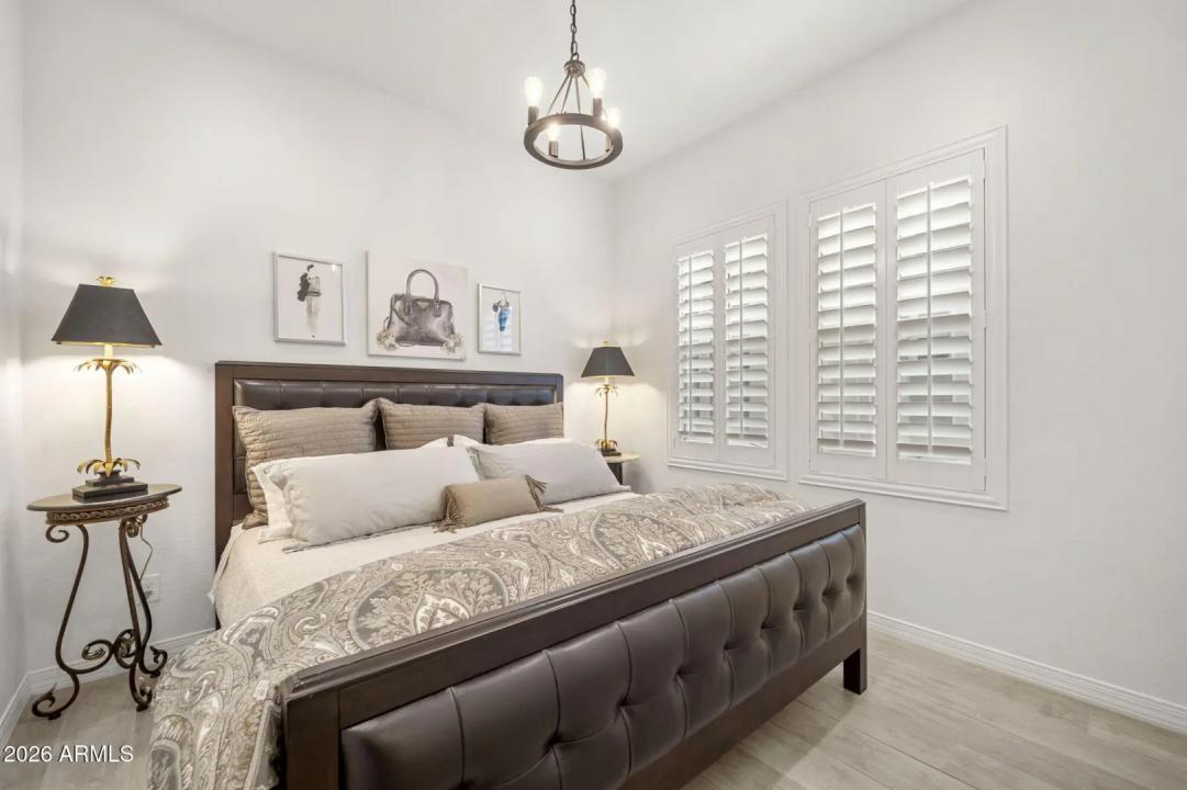 Real Estate Picture 7