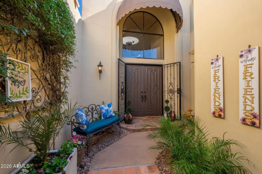 Real Estate Picture 3