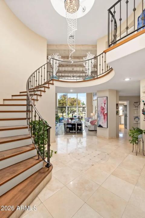 Real Estate Picture 4