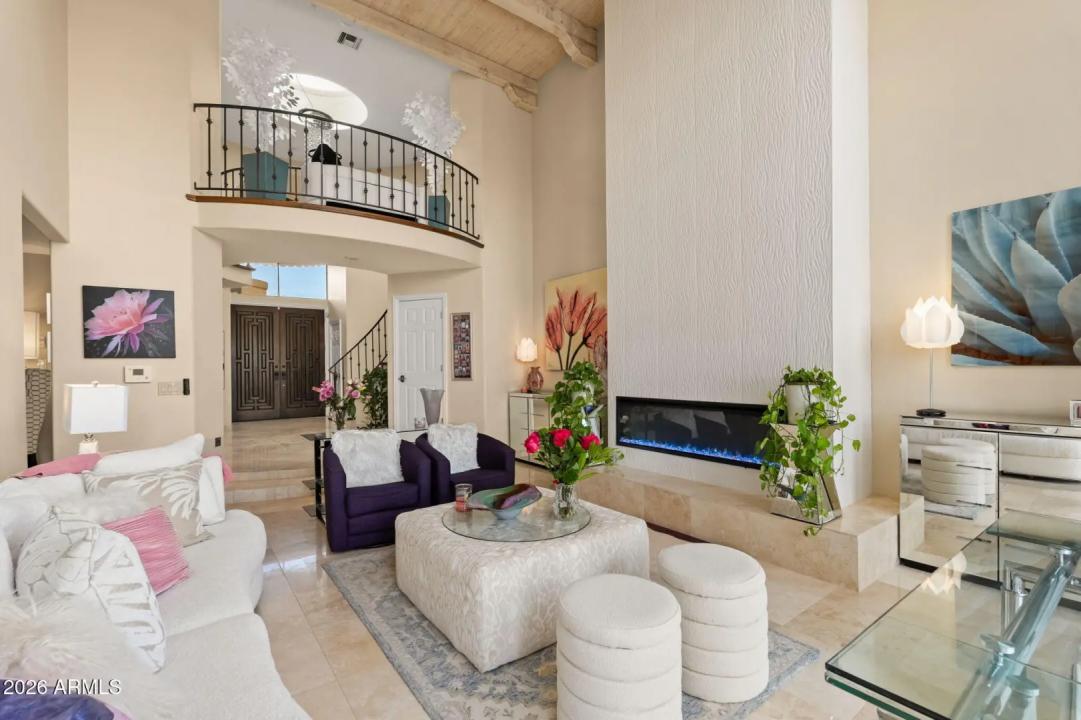 Real Estate Picture 7