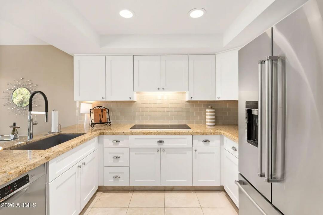 Real Estate Picture 11