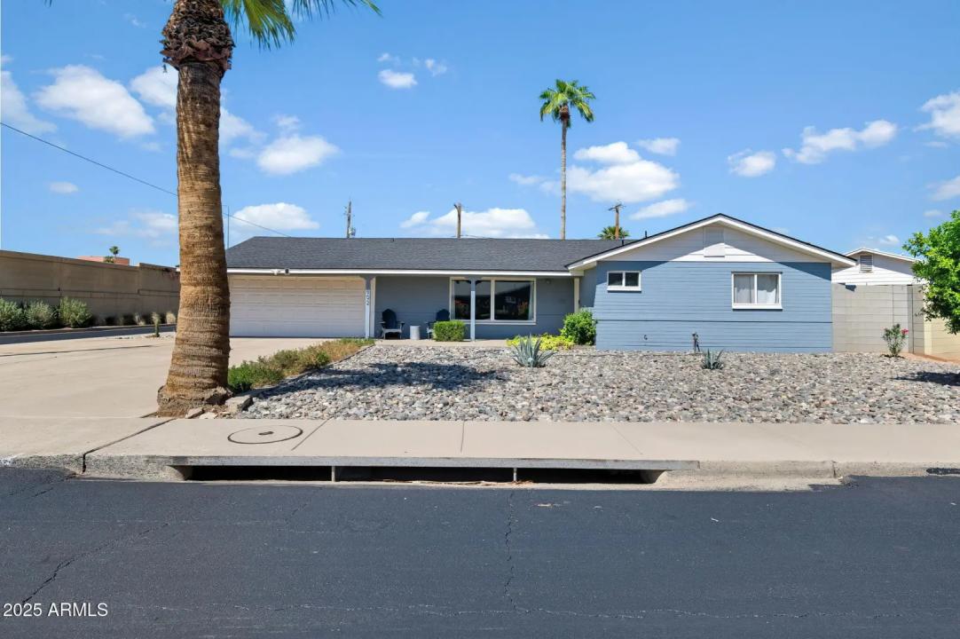 1802 E MEADOWBROOK Avenue Phoenix AZ 85016