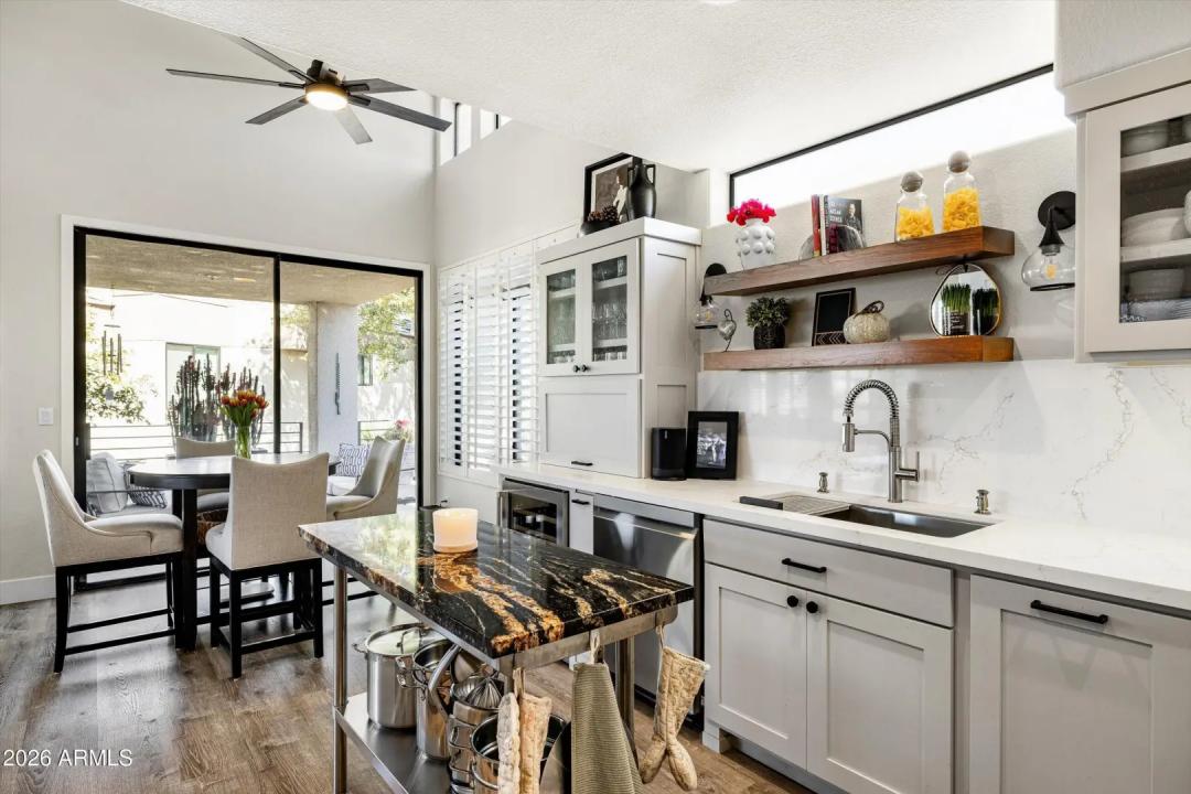 Real Estate Picture 9